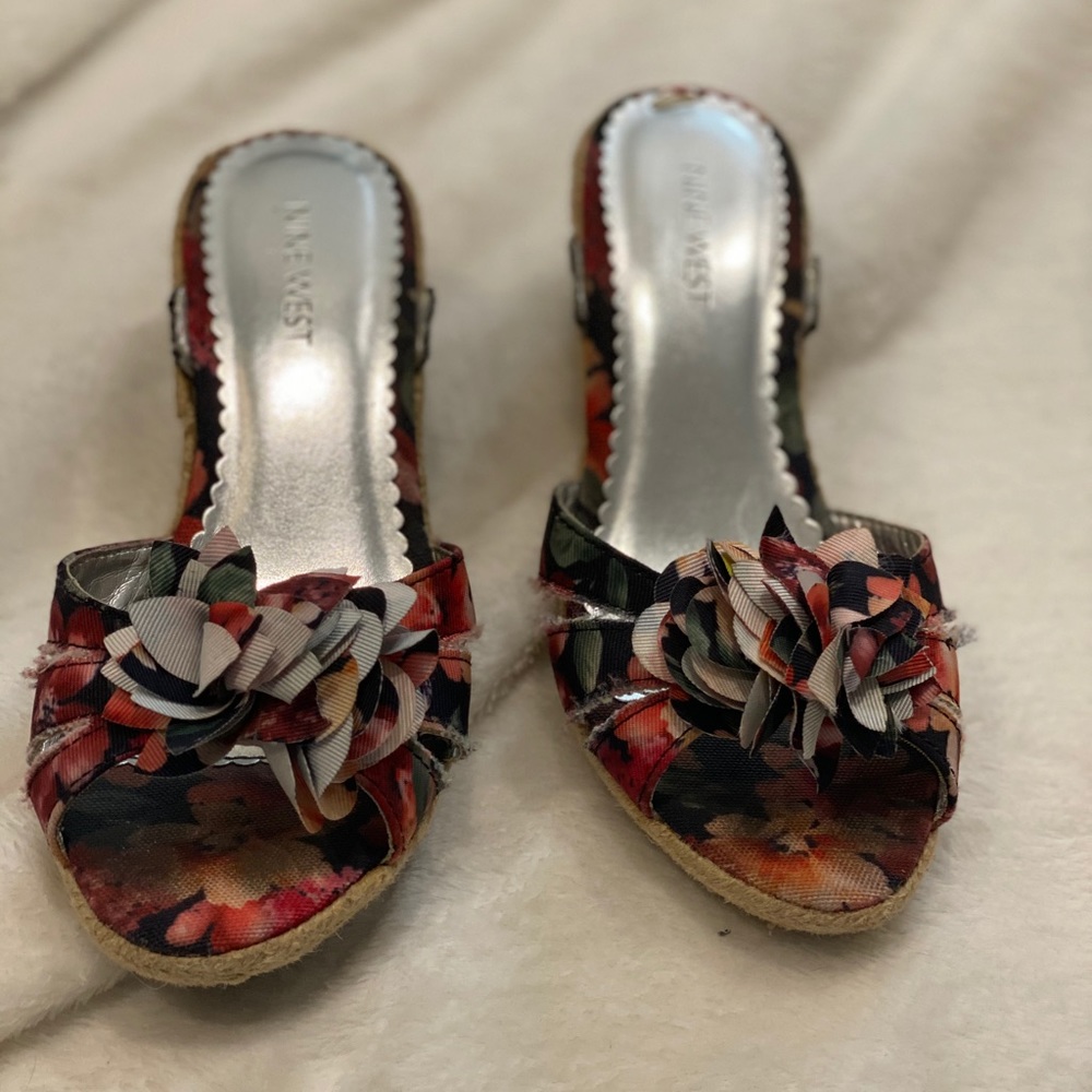 Flower print wedge shoes size 2 kids